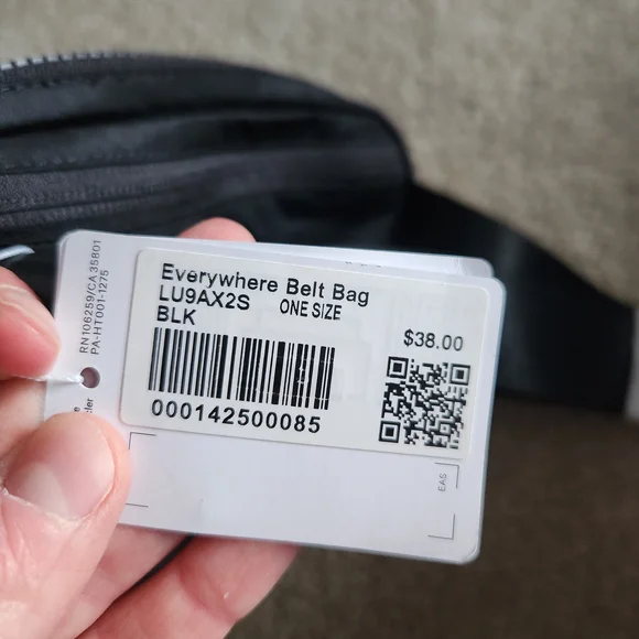 NEW Lululemon Black Crossbody Bag - Picture 3 of 5